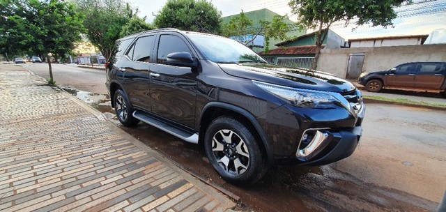 TOYOTA HILLUX SW4 DIAMOND 7 LUGARES 2019/2019