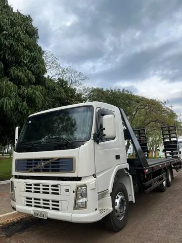 Caminhão Volvo FM 440 6x4 Prancha