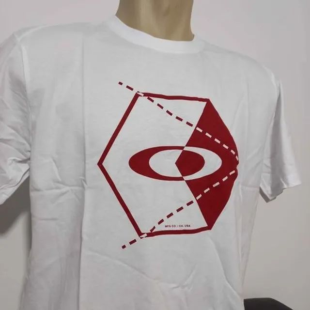 CAMISETA OAKLEY LOGO NO MEIO GRANDE - VERMELHA