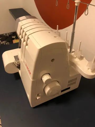 Máquina de Costura Overlock Ultralock Doméstica Singer S0105 - 110V