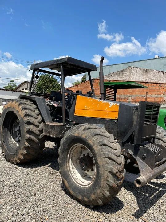 Valtra 885 - Ano 2002   - Foto 3