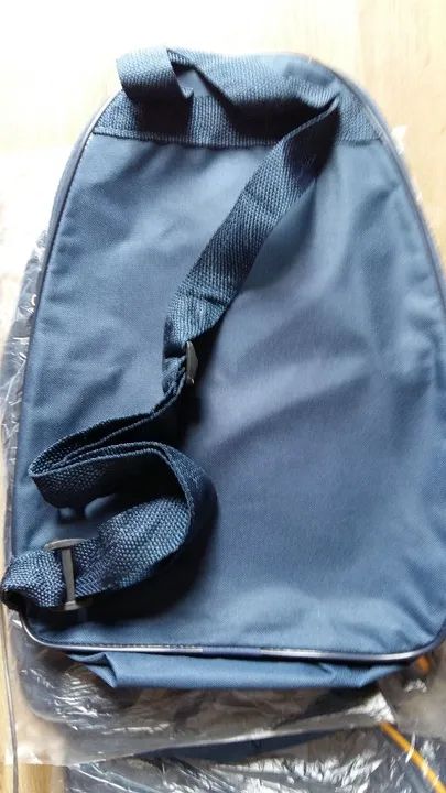 Mochila de alça transversal - nova - Foto 2