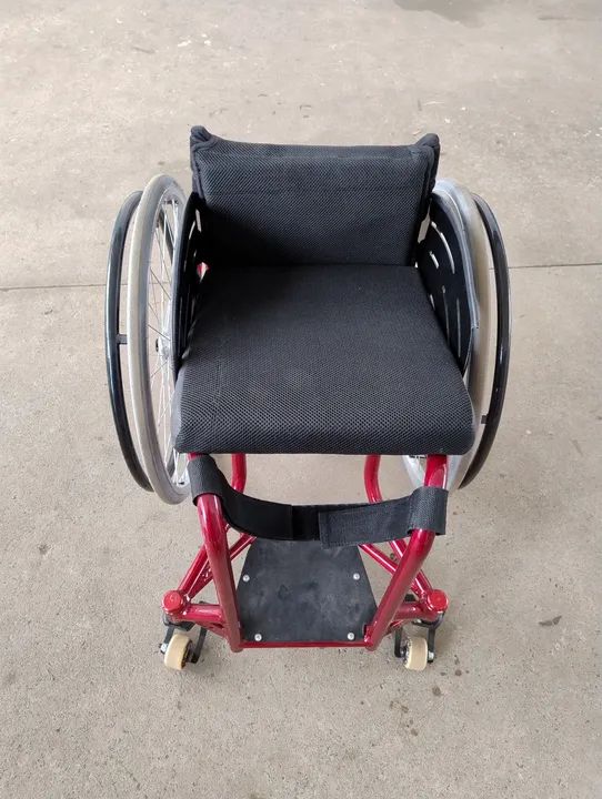 Cadeira de rodas para esportes radicais - Foto 5