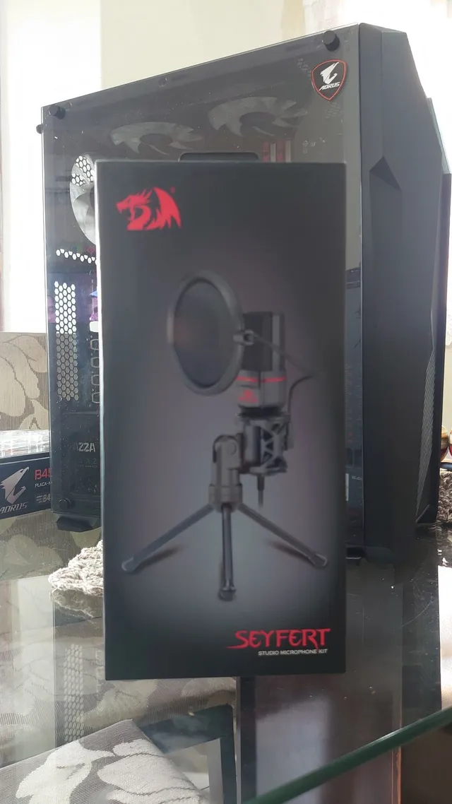 Microfone Redragon Seyfert