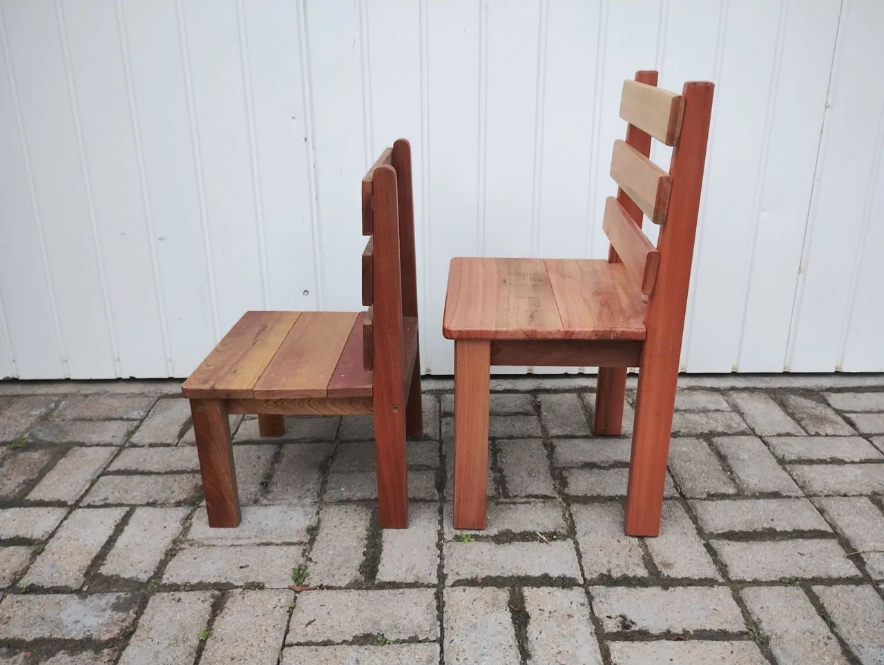 Cadeira infantil de madeira. - Foto 2