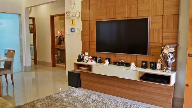 Casa Térrea para venda possui 256 metros quadrados com 3 quartos Parque Oeste Industrial G