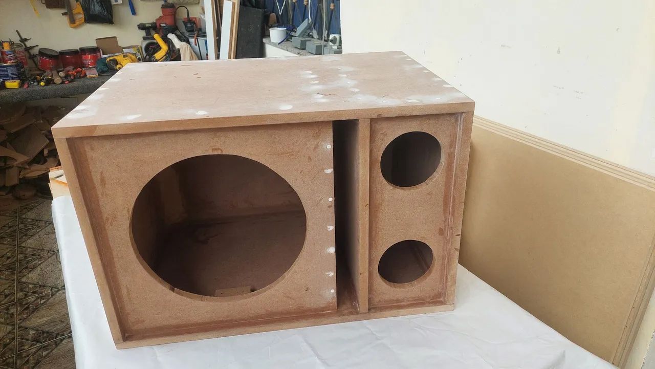 12-inch three-way speaker box, driver and tweeter64520767536258122