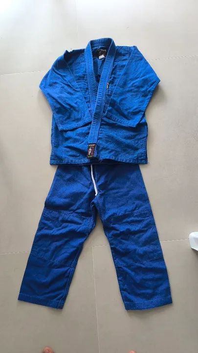 "Pronto para a Luta? Seu Quimono Azul te Espera!"<br>