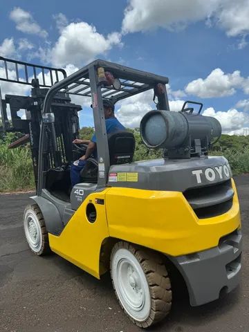 Empilhadeira Toyota zero - Foto 2