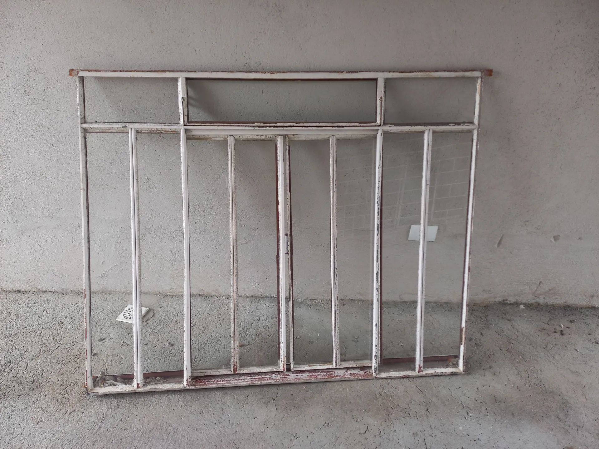 Janela de Ferro Antiga - Foto 5