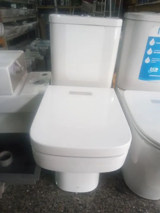 Vaso acoplado quadrado Roca modelo Dama - Foto 4