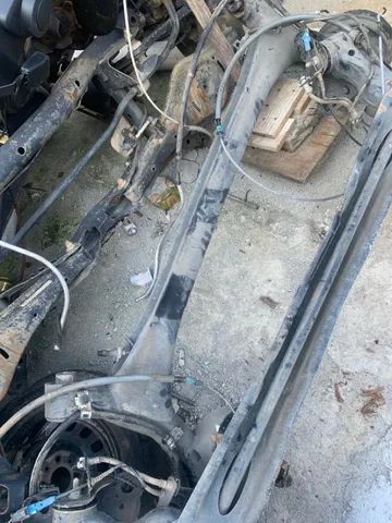 W eixo traseiro do do peugeot 208 