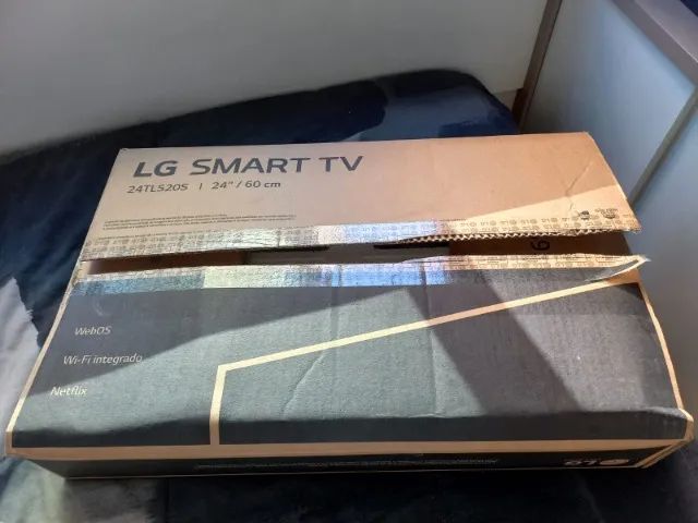 Smart TV LG Monitor LCD LED - 24" (23.6") FHD - Nova na Caixa