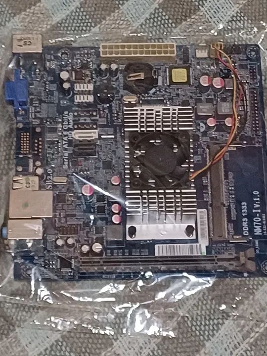 Placa mãe ddr3 com processador integrado ,e com bios atualizada