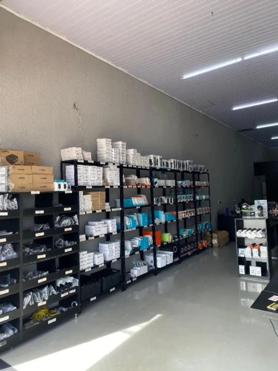 Passa sala comercial em frente camelodromo- av anhanguera - Foto 4