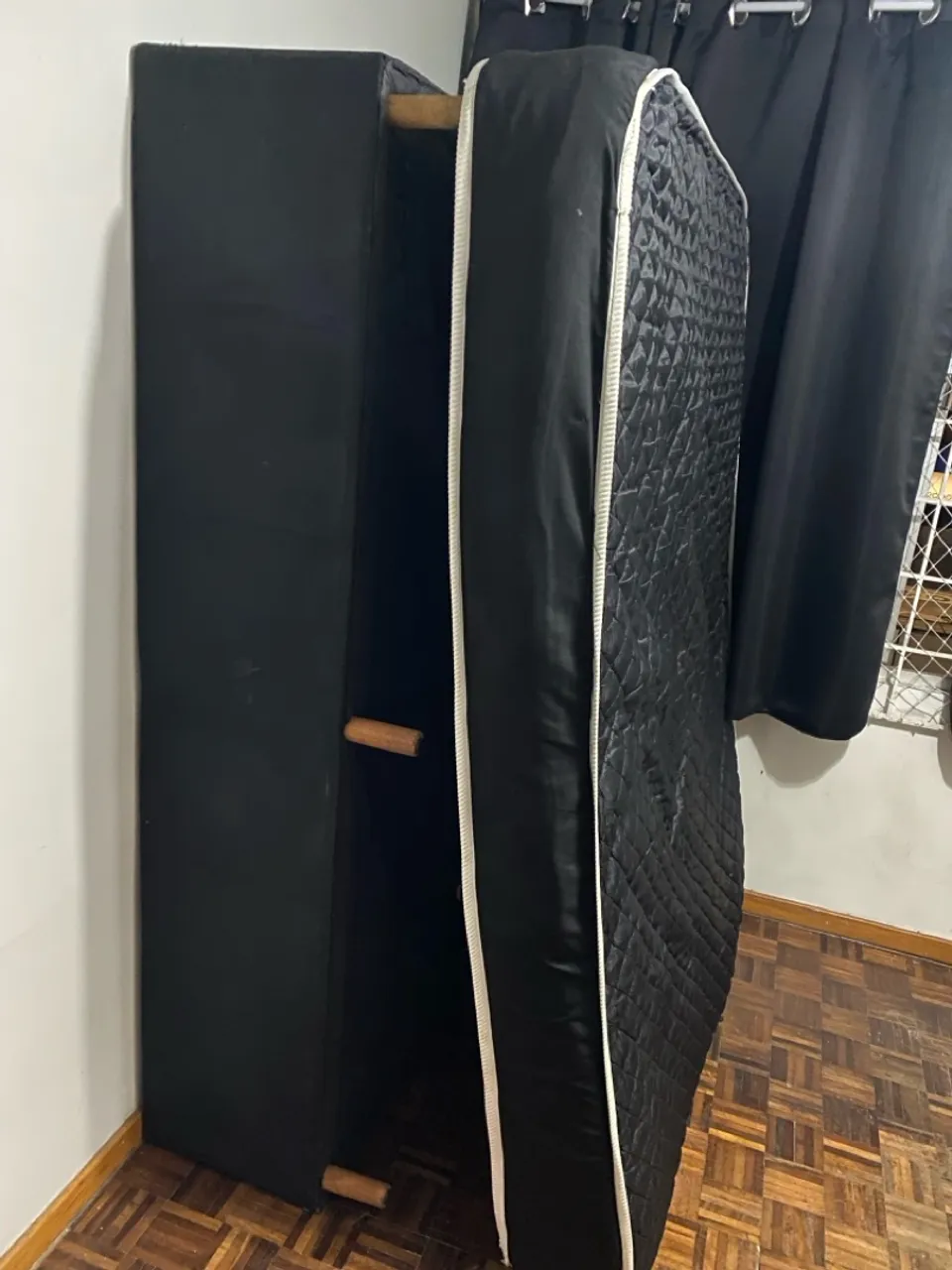 Cama box com colchão 400$