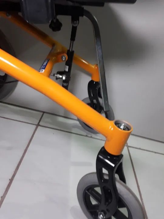 Cadeira de Rodas Monobloco Com Reclinação  - Foto 5