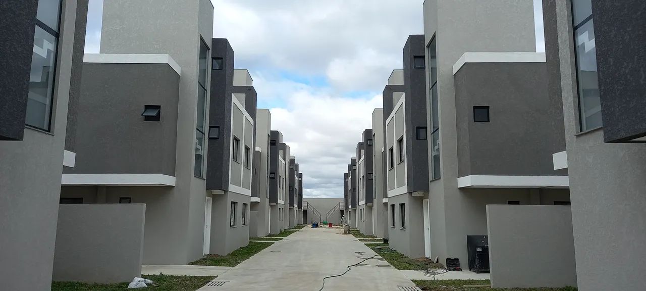 SOBRADO NO UBERABA - NOVOS - TRIPLEX COM TERRAÇO