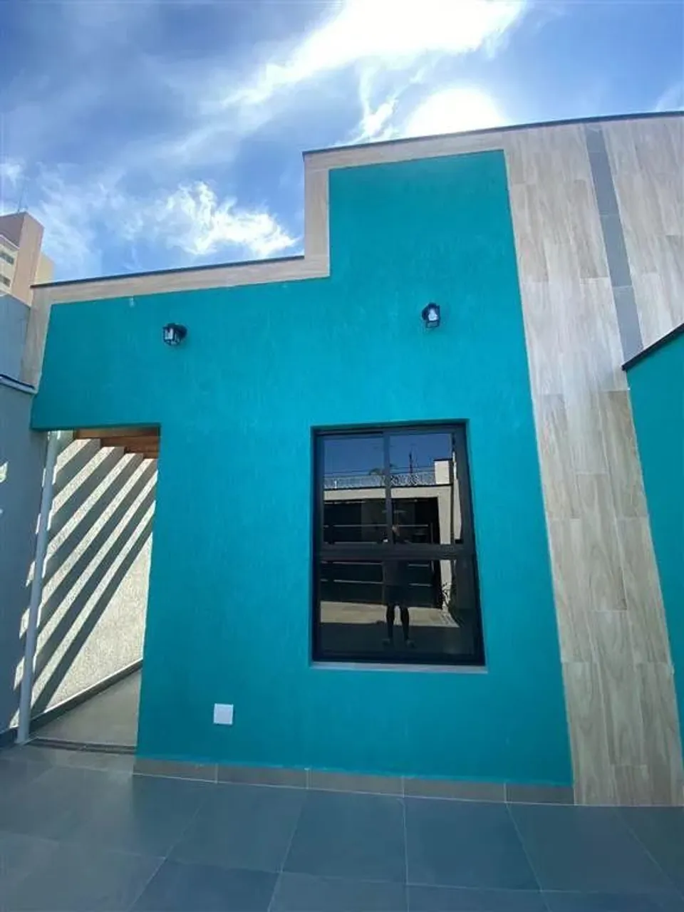 CASA DOIS QUARTOS, SENDO SUAS SUITES, CASA NOVA, FINO ACABAMENTO, NA IMOBILIARIA EM PRAIA