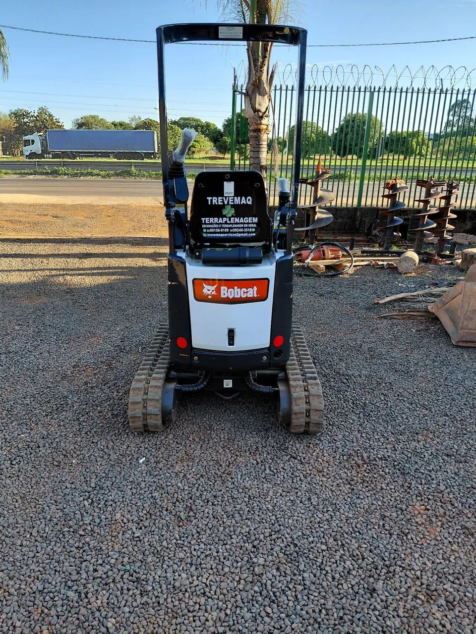 Mini escavadeira e10 ano 2024  - Foto 3