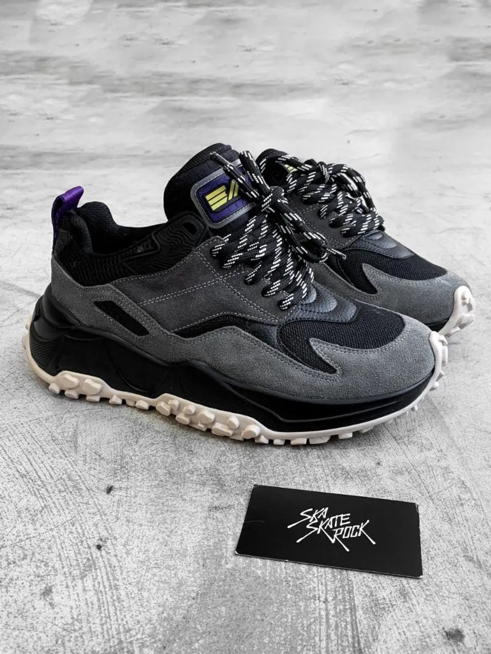 Tênis Chunky B&W Cinza com Branco - Foto 6