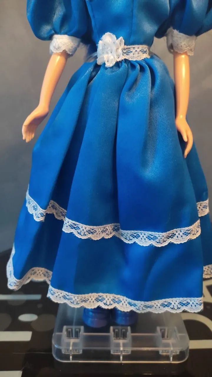 Boneca Evie Descendentes - Vestido Azul - Disney - Foto 3