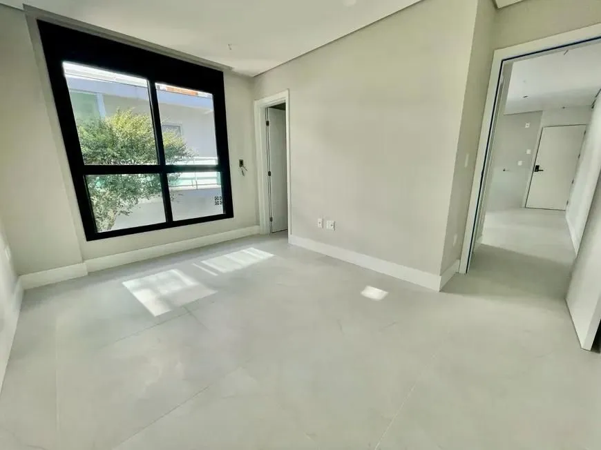 Apartamento à venda com 1 quarto em Jurerê, Florianópolis/SC.
