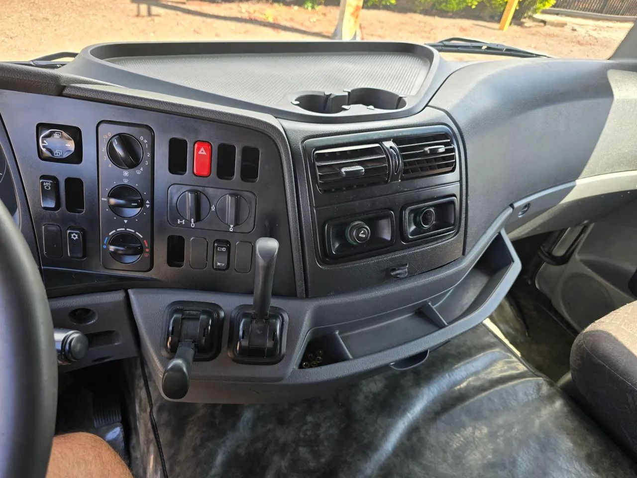 MB 2544 ano 2011 6x2 premium - Foto 5