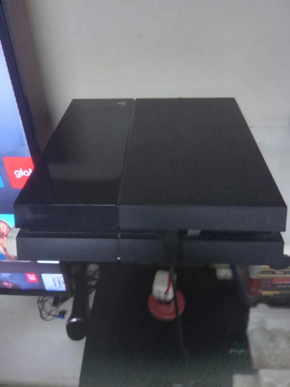 PS4 fat 2014 com caixa e manuais + 3 controles