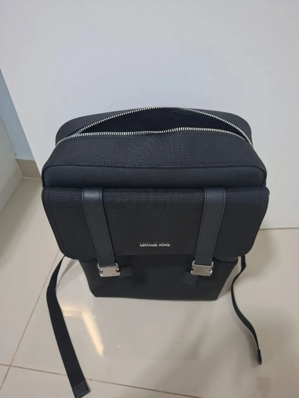 Mochila Michael Kors impecável 