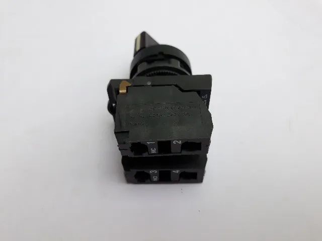 ZBE 101 Grampo de parafuso com interruptor rotativo 4D - Foto 2