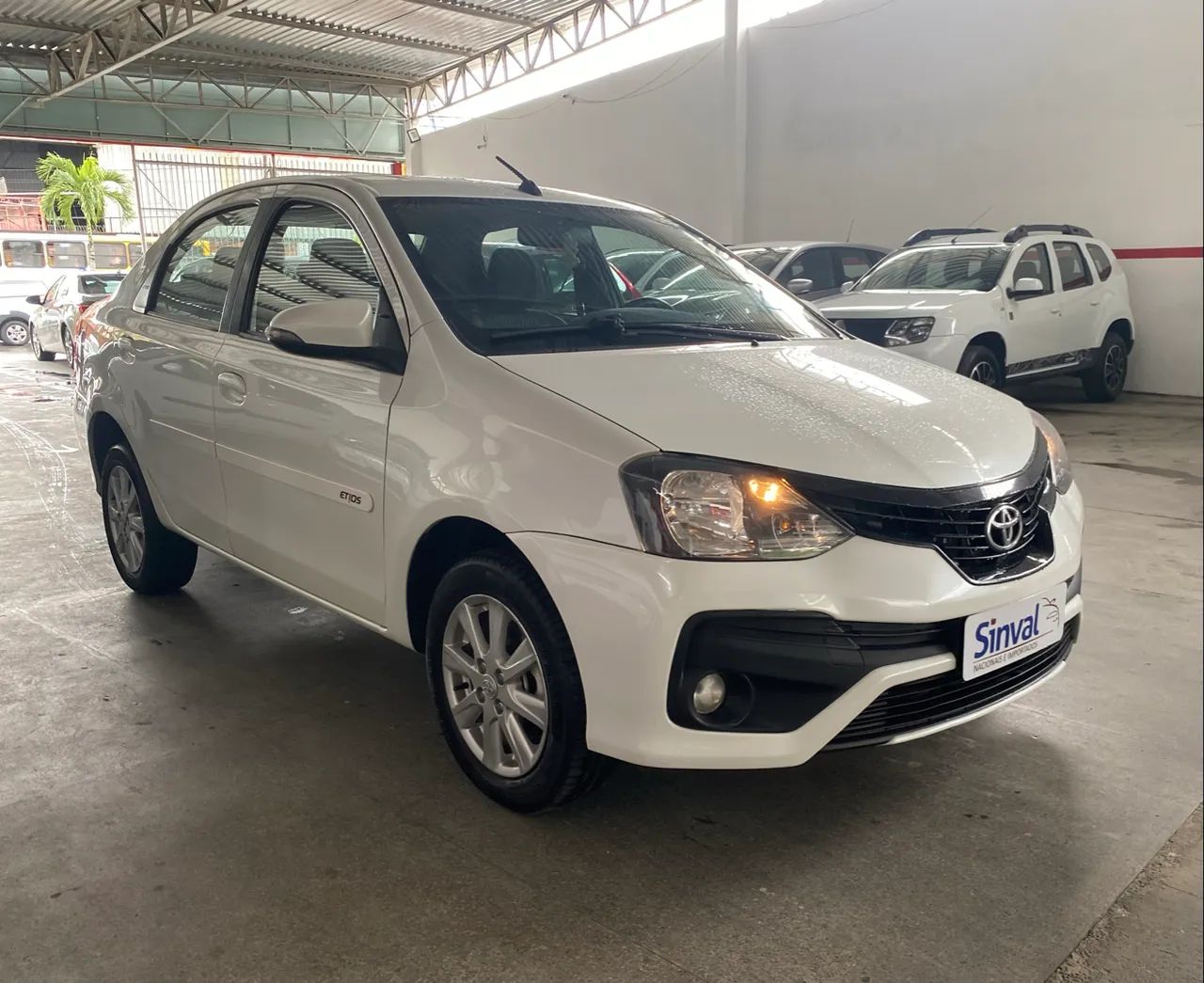 Toyota Etios 1.5 X Plus Sedan 16V Flex 4P Automático