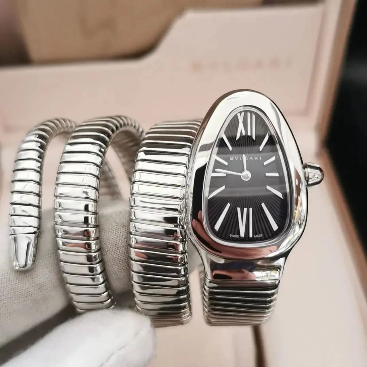 Relogio serpenti bvlgari com 20 milésimos de ouro 18k  - Foto 5