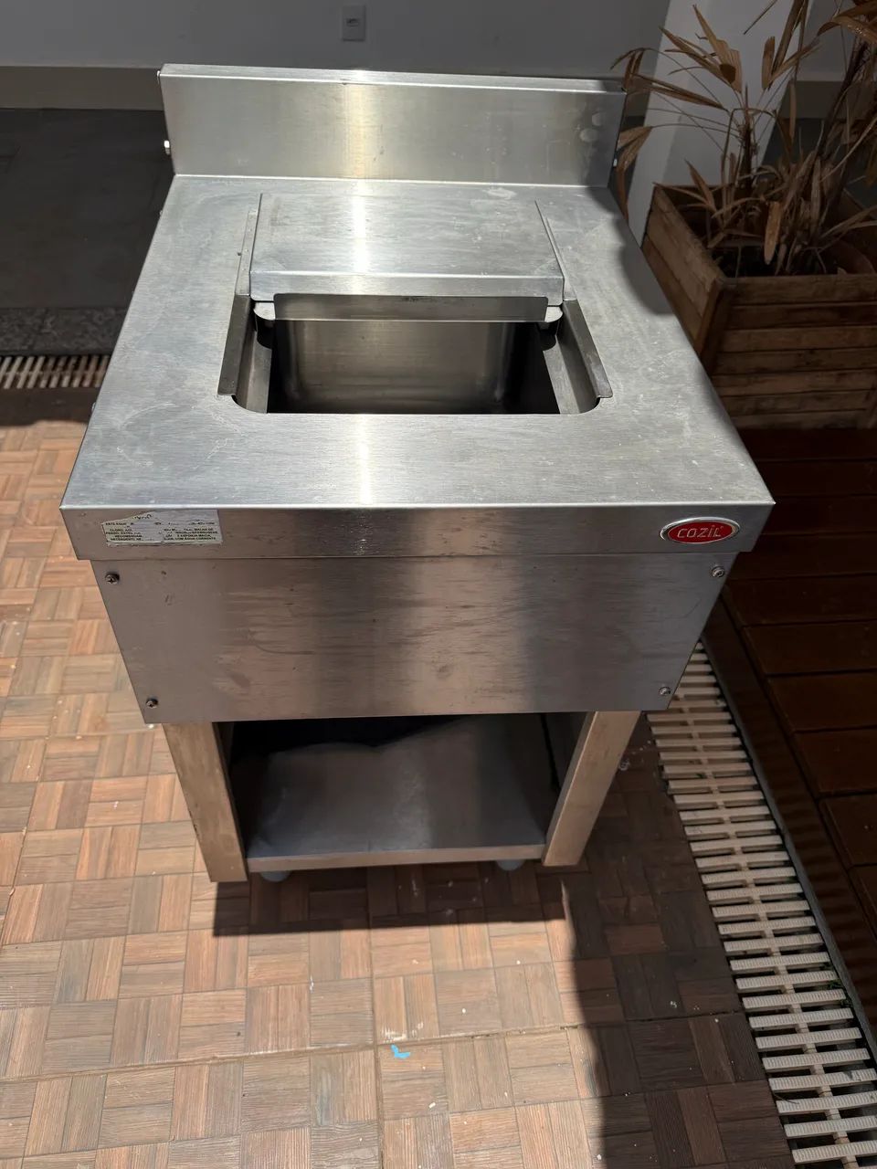 Cozil estação de apoio inox  (colocar gelo ou para banho Maria )  - Foto 3