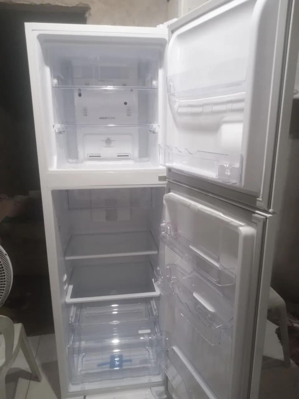 Geladeira Branca com Freezer Topo