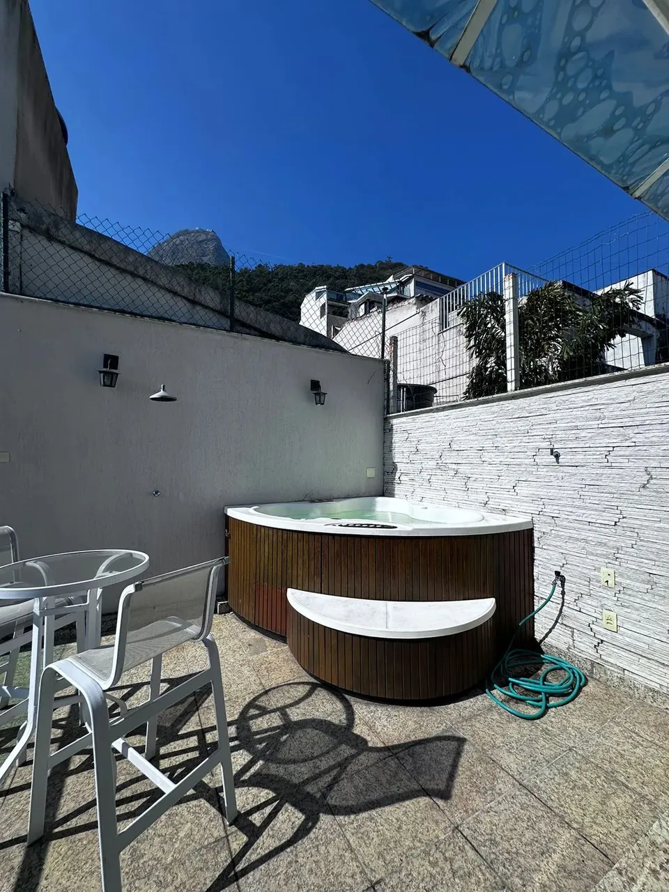 Casa com 5 quartos, 325 m² na Zona Sul em Urca, Rio de Janeiro