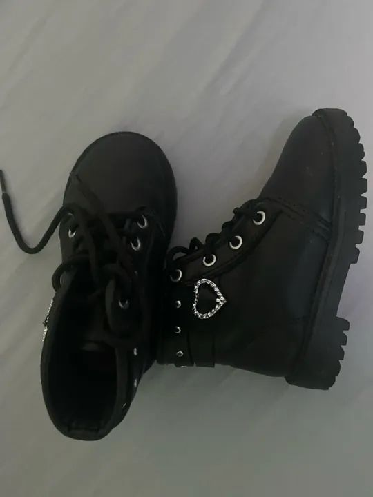 Botas Bebê - Preta - Tamanho 21 - Foto 2
