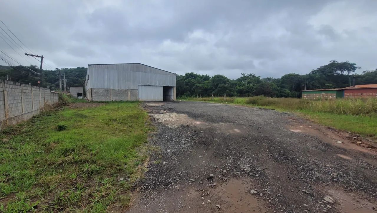Galpão a venda, localizado no bairro Perevê (ao lado do bairro Parque dos Caetes), Embu da