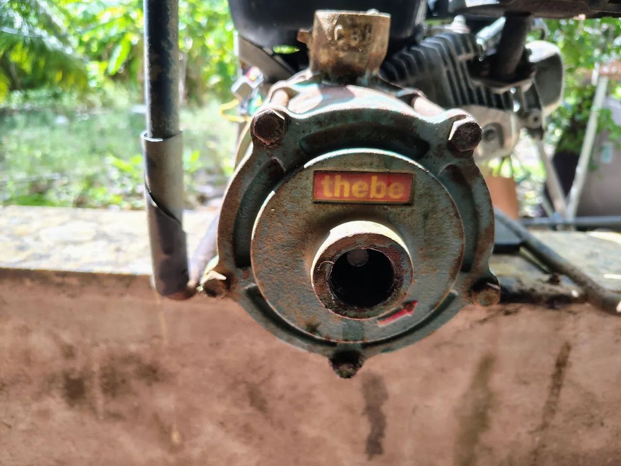 Bomba d'água Thebe