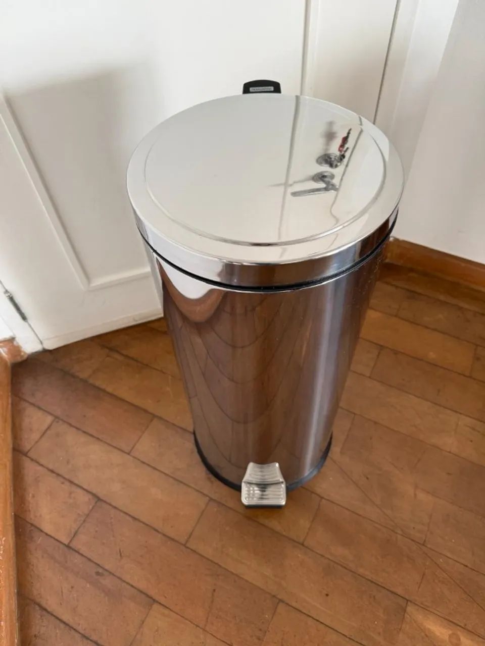 Lixeira Inox Com Pedal 30 Litros + Lixeira de banheiro 5 L
