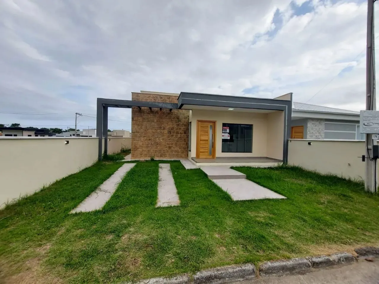 Casa com 2 Quartos à Venda, 77 m² por R$ 398.000 - Caxito Pequeno - Maricá/RJ