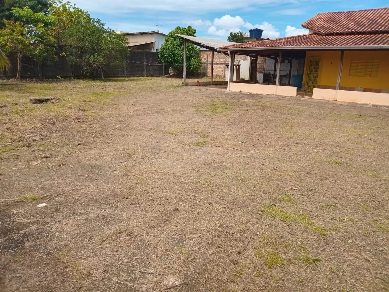 Terreno a venda no Bairro Industrial.