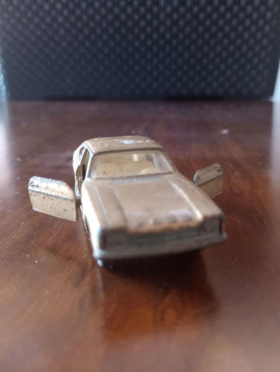 Vendo Miniatura 1:64 - SikuAlfema - Ford Capri 1700 GT - Foto 2