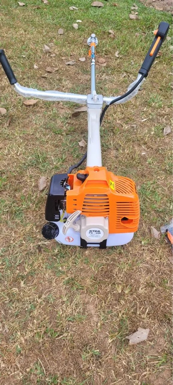 Vendo essa roçadeira Stihl fs290 - Foto 2