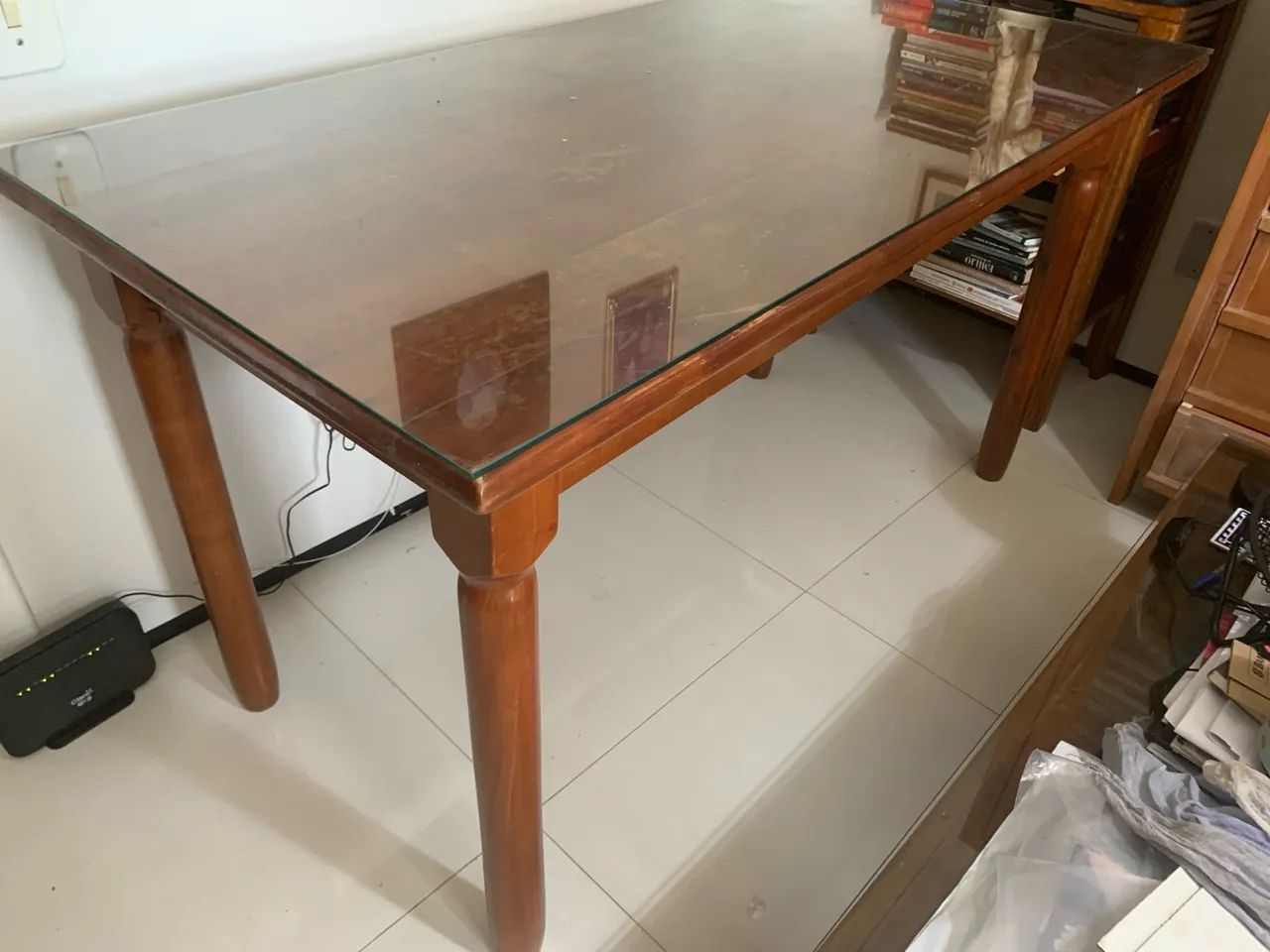 Mesa de Jantar ou escritório em Madeira com Tampo de Vidro Tok&Stok - Foto 2