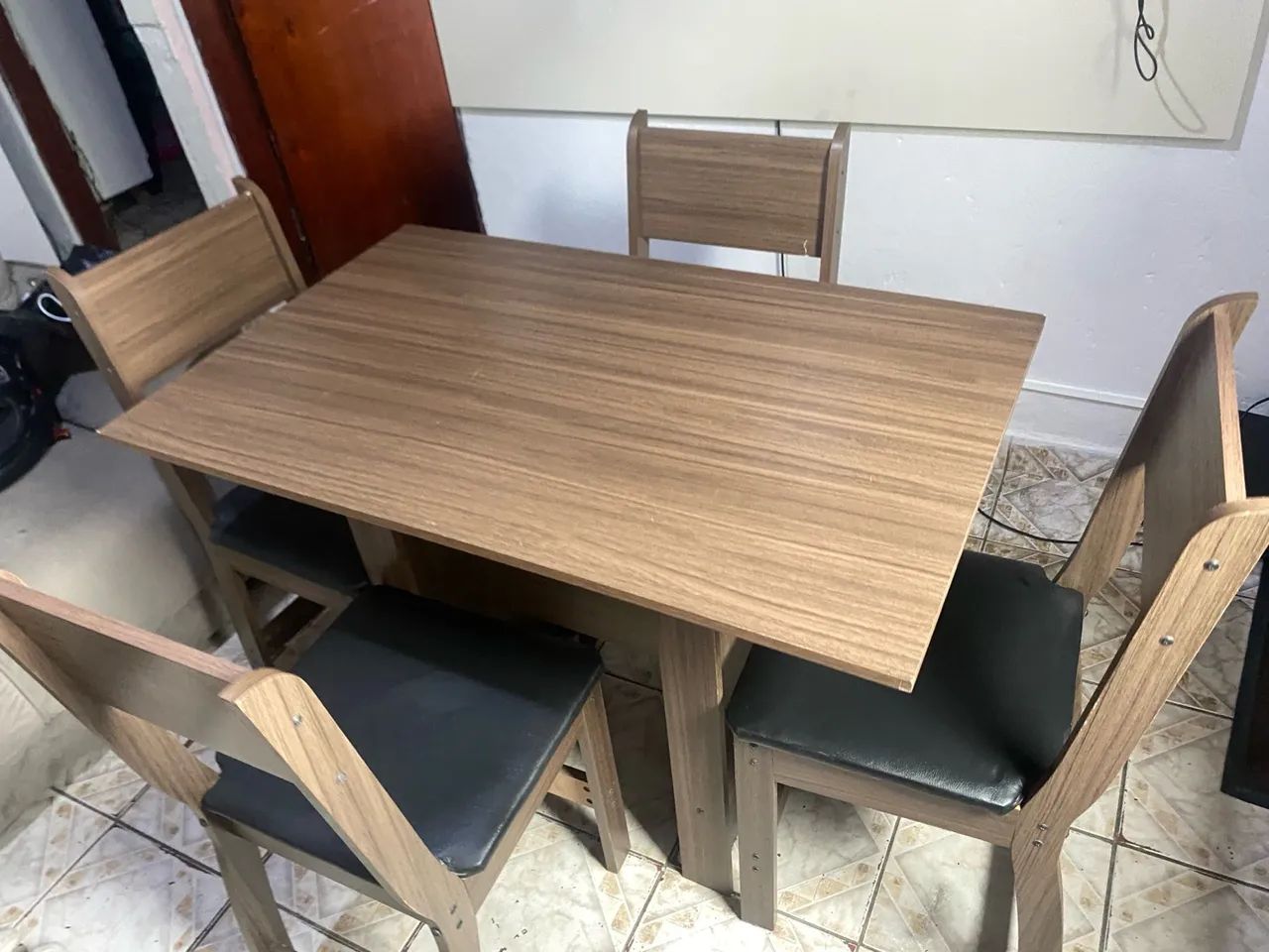 Mesa com 4 cadeiras entrego - Foto 5