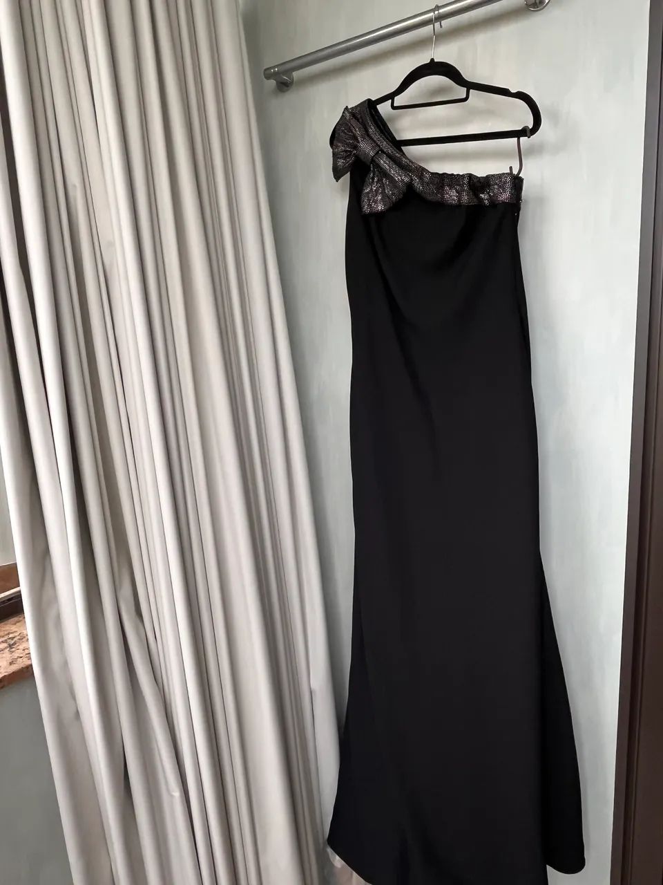 Vestido longo importado em crepe grosso para festa tamanho 42