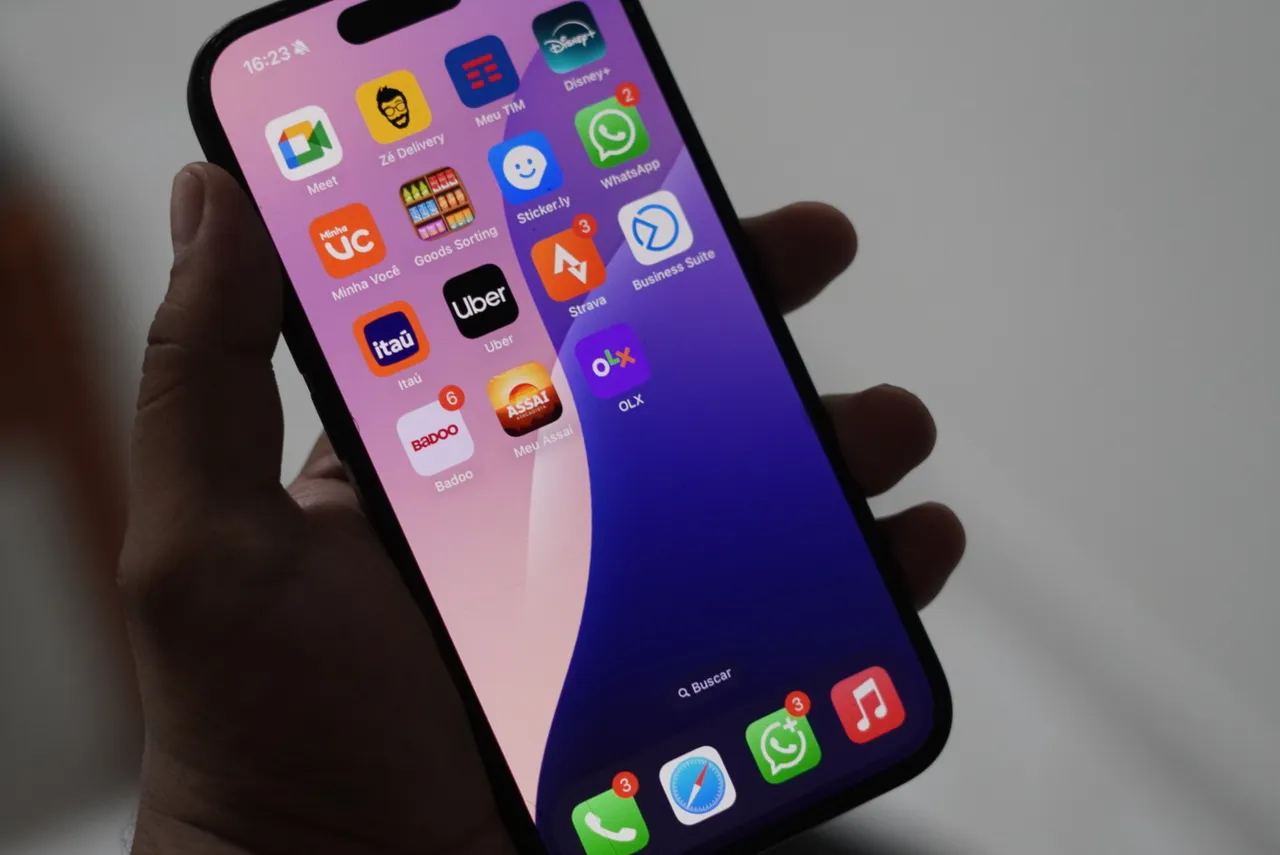 Iphone 16 vendo ou troco com inferior mais volta