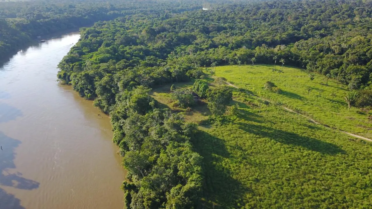 Vende-se Terra em Candeias do Jamari-Ro