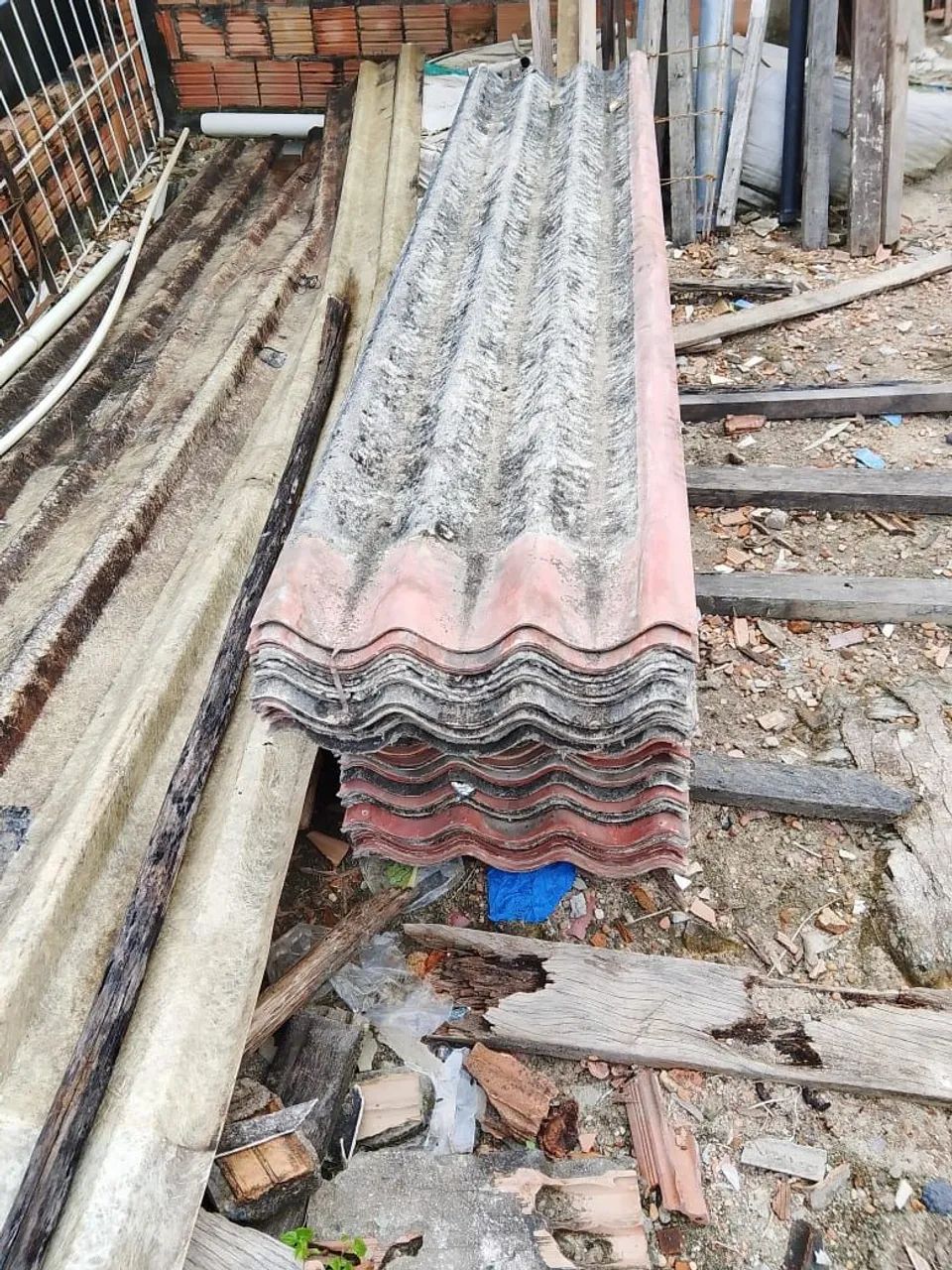 Telhas de Amianto Usadas